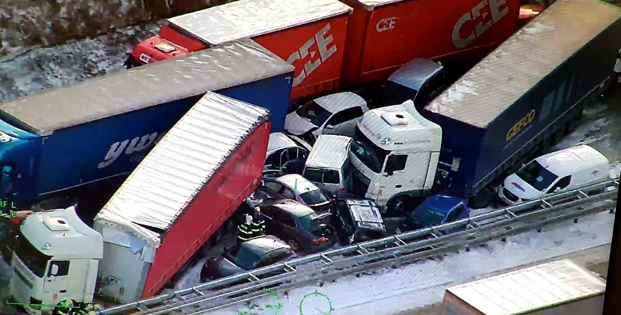 Massive pile-up on Czech motorway causes total damage of CZK 11 million